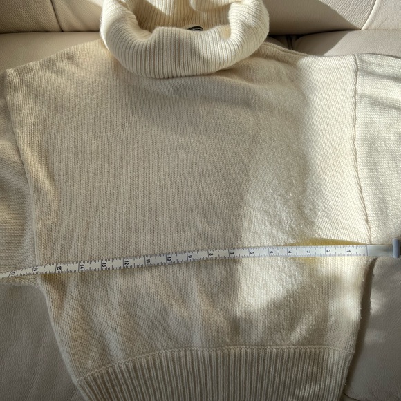 ππ°π 4 for $20 Express Design Studio Sweater - Picture 5 of 6